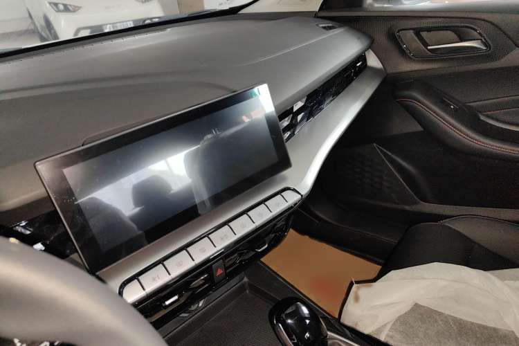 Used MG 5 2023 180 DVVT CVT Fashion Edition Interior 4