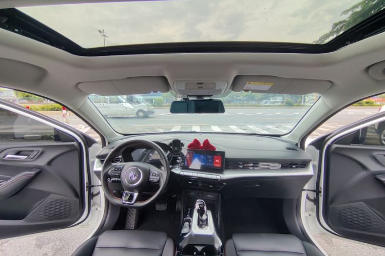 Used MG 5 2023 300TGI DCT Deluxe Edition Interior 4