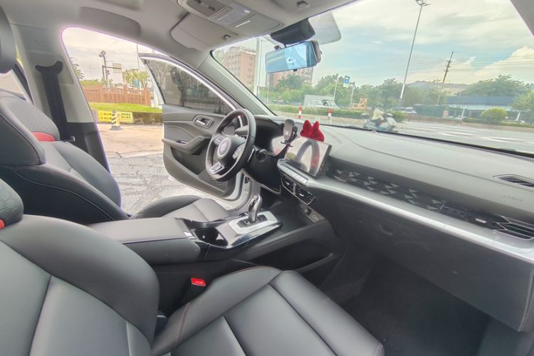 Used MG 5 2023 300TGI DCT Deluxe Edition Interior 5