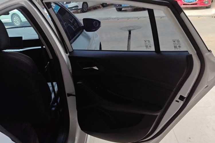 Used MG 5 2023 180 DVVT CVT Luxury Edition Interior 6