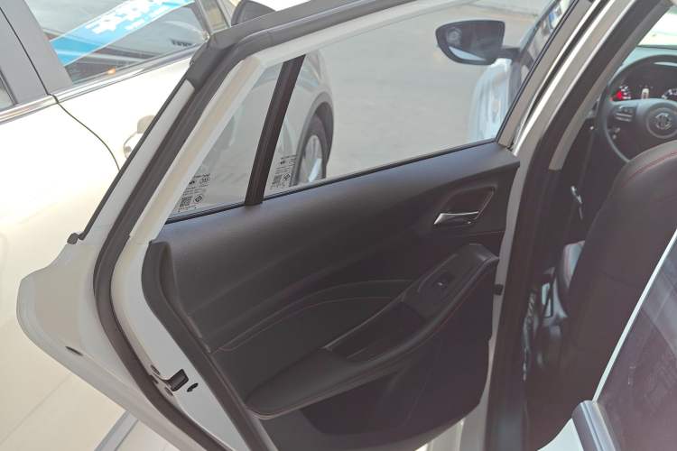 Used MG 5 2023 180 DVVT CVT Luxury Edition Interior 8