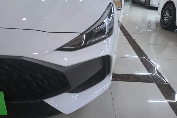 Used MG 5 2023 180 DVVT CVT Luxury Edition Left Front Headlight
