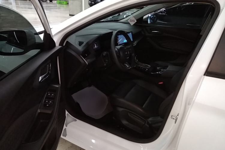 Used MG 5 2023 180 DVVT CVT Luxury Edition Left Front Seat