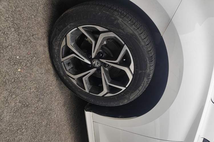 Used MG 5 2023 180 DVVT CVT Luxury Edition Left Front Wheel Hub