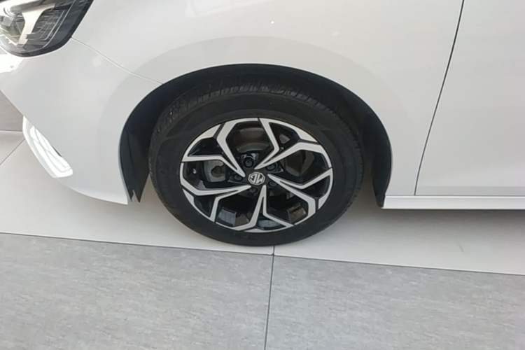 Used MG 5 2023 180 DVVT CVT Luxury Edition Left Front Wheel Hub