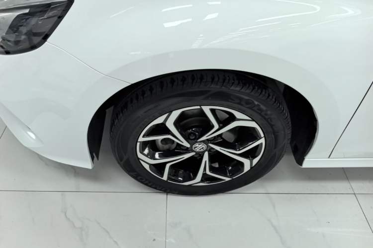 Used MG 5 2023 180 DVVT CVT Luxury Edition Left Front Wheel Hub