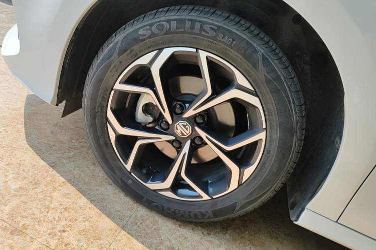 Used MG 5 2023 180 DVVT CVT Luxury Edition Left Front Wheel Hub