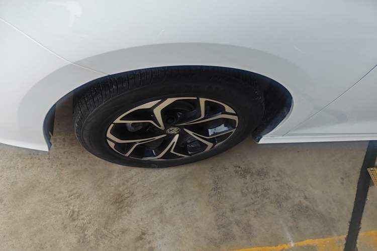 Used MG 5 2023 180 DVVT CVT Fashion Edition Left Front Wheel Hub