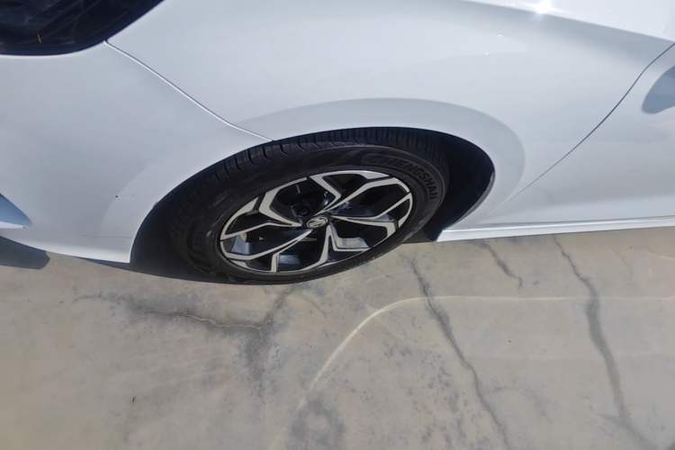 Used MG 5 2023 180 DVVT CVT Luxury Edition Left Front Wheel Hub