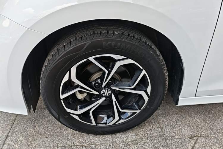 Used MG 5 2023 180 DVVT CVT Luxury Edition Left Front Wheel Hub