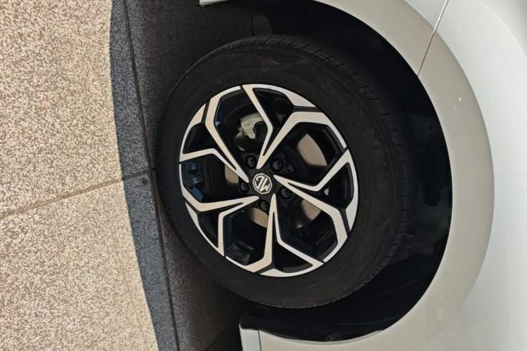 Used MG 5 2023 180 DVVT CVT Luxury Edition Left Front Wheel Hub