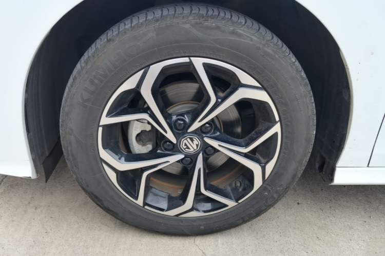 Used MG 5 2023 180 DVVT CVT Luxury Edition Left Front Wheel Hub
