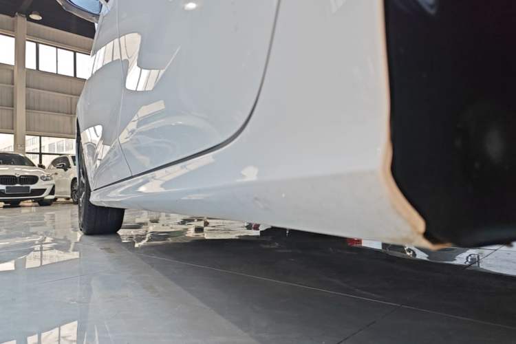 Used MG 5 2023 180 DVVT CVT Luxury Edition Left Side Sill
