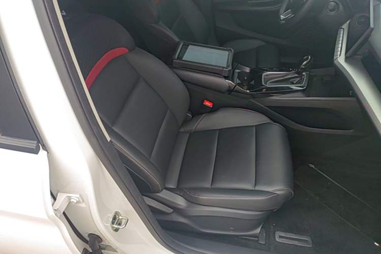 Used MG 5 2023 180 DVVT CVT Fashion Edition Right Front Seat