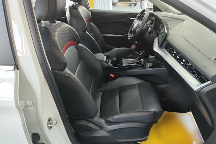 Used MG 5 2023 180 DVVT CVT Fashion Edition Right Front Seat