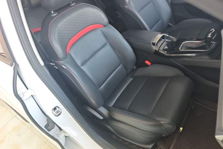 Used MG 5 2023 180 DVVT CVT Luxury Edition Right Front Seat