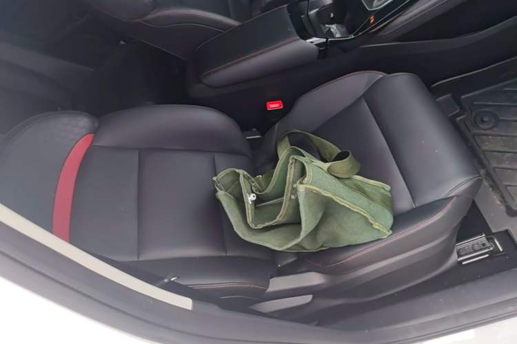 Used MG 5 2023 180 DVVT CVT Luxury Edition Right Front Seat