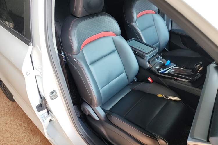 Used MG 5 2023 180 DVVT CVT Luxury Edition Right Front Seat