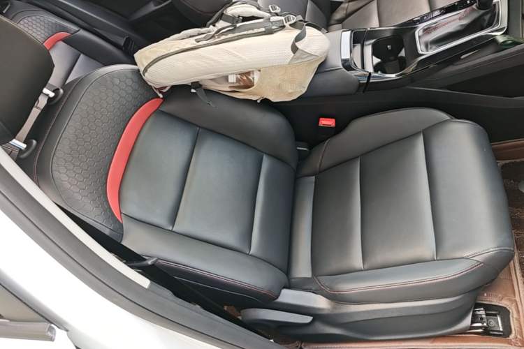 Used MG 5 2023 180 DVVT CVT Luxury Edition Right Front Seat