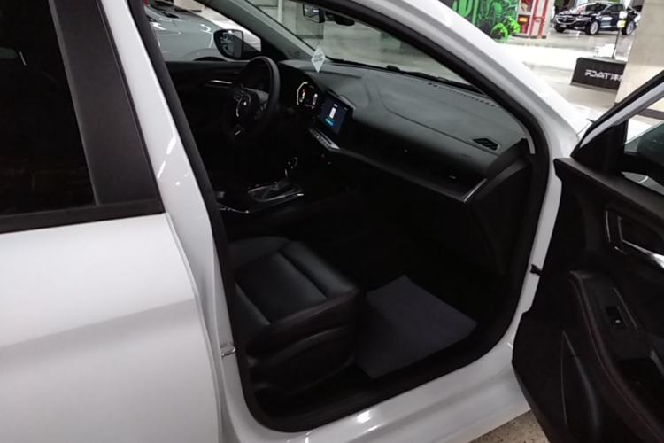 Used MG 5 2023 180 DVVT CVT Luxury Edition Right Front Seat