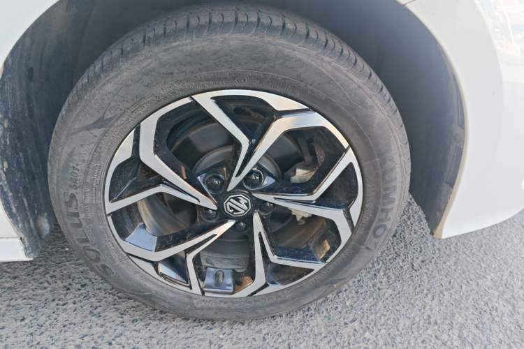 Used MG 5 2023 180 DVVT CVT Luxury Edition Right Front Wheel Hub