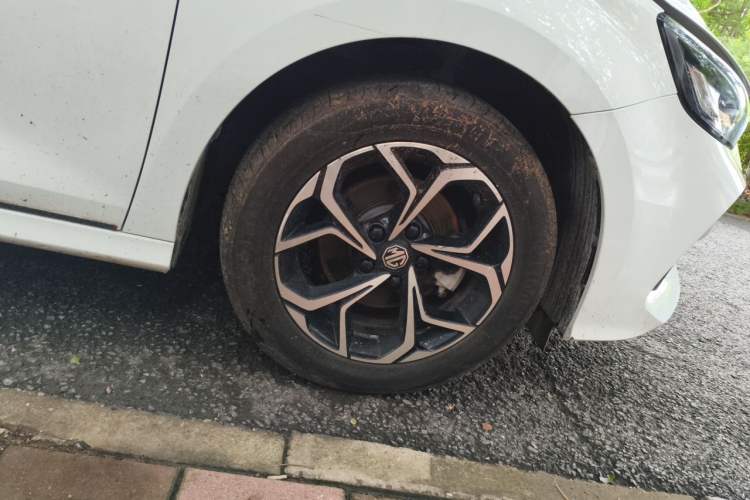 Used MG 5 2023 180 DVVT CVT Fashion Edition Right Front Wheel Hub