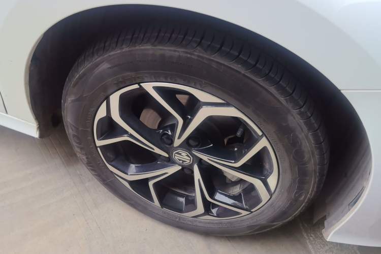 Used MG 5 2023 180 DVVT CVT Luxury Edition Right Front Wheel Hub