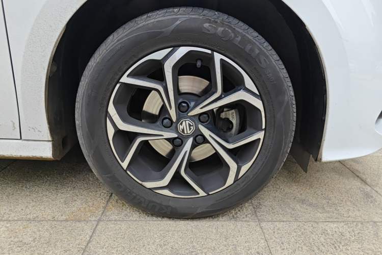 Used MG 5 2023 180 DVVT Manual Fashion Edition Right Front Wheel Hub