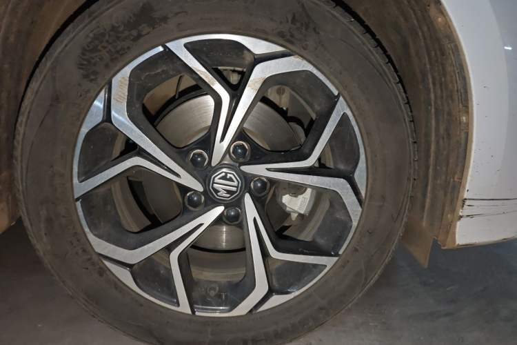 Used MG 5 2023 180 DVVT CVT Fashion Edition Right Front Wheel Hub