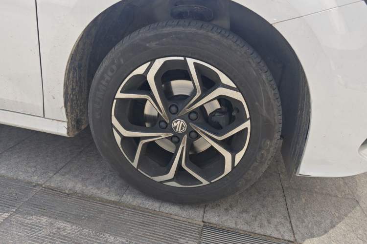 Used MG 5 2023 180 DVVT Manual Fashion Edition Right Front Wheel Hub