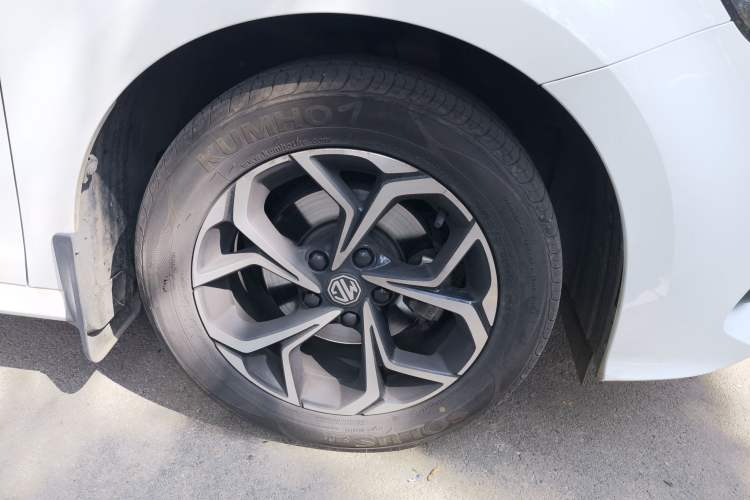 Used MG 5 2023 180 DVVT Manual Fashion Edition Right Front Wheel Hub