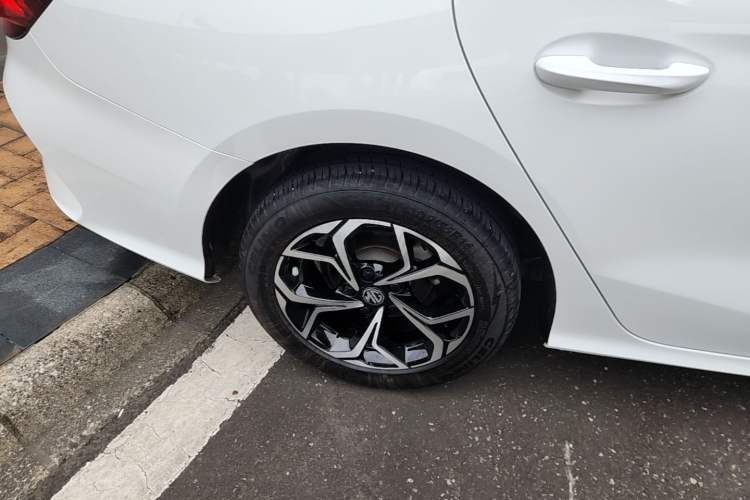 Used MG 5 2023 180 DVVT Manual Fashion Edition Right Rear Wheel Hub