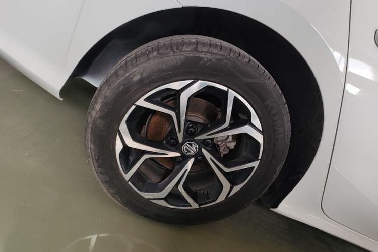 Used MG 5 2023 180 DVVT CVT Luxury Edition Right Rear Wheel Hub