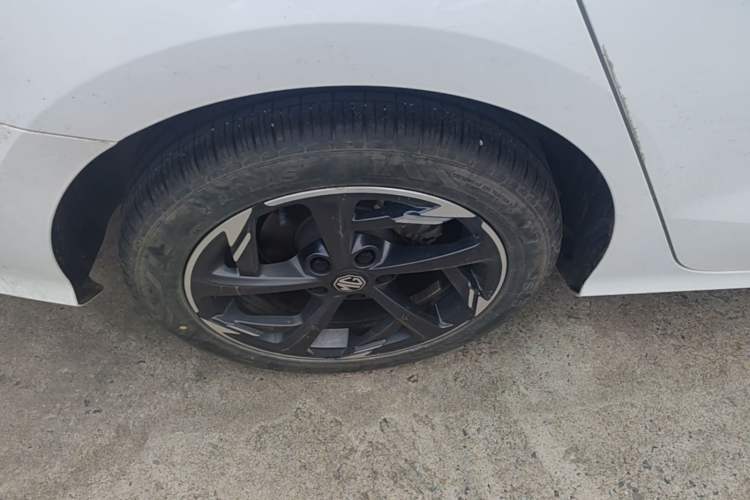 Used MG 5 2023 180 DVVT CVT Luxury Edition Right Rear Wheel Hub