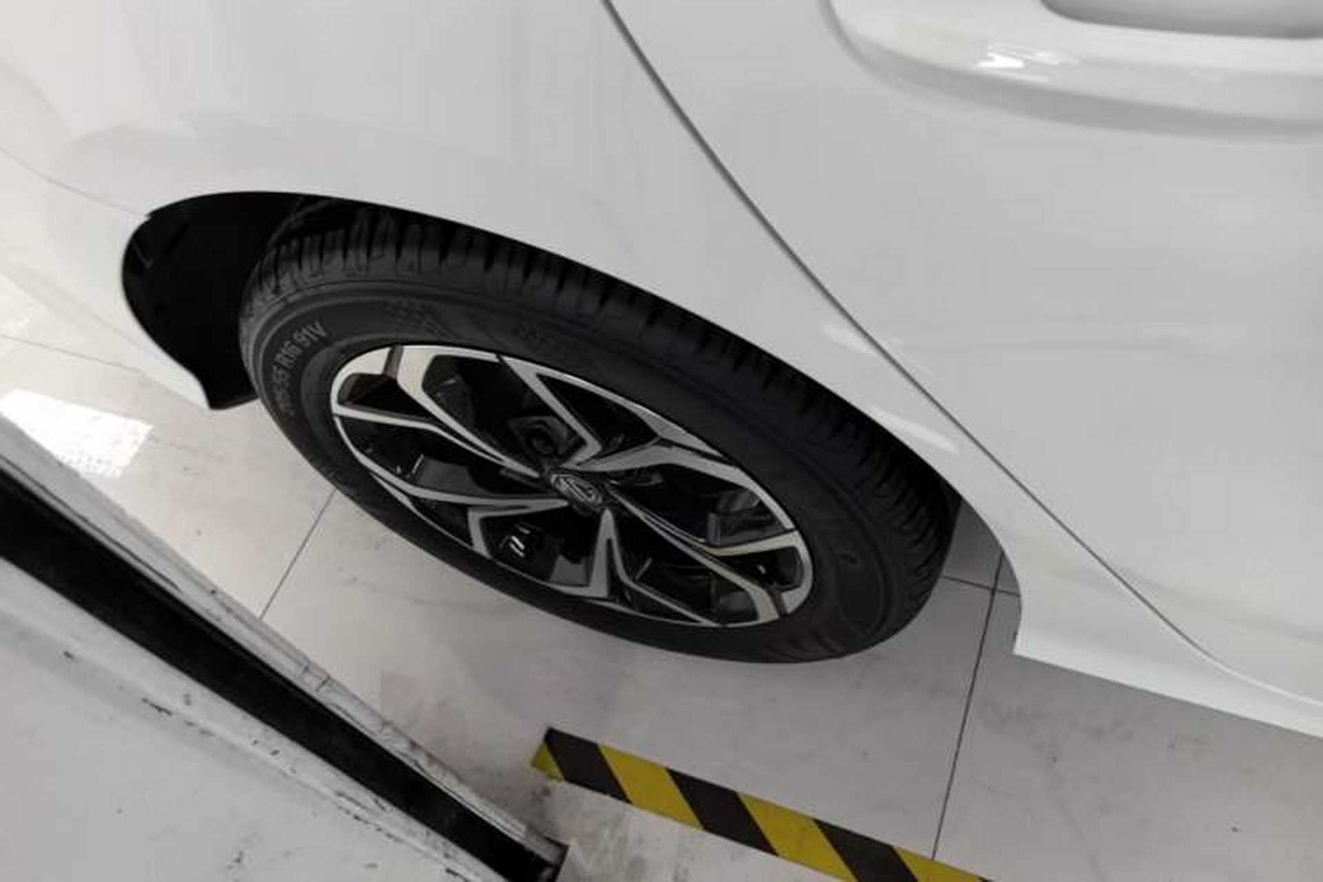Used MG 5 2023 180 DVVT CVT Luxury Edition Right Rear Wheel Hub