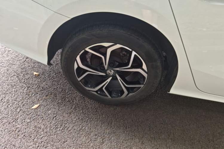 Used MG 5 2023 180 DVVT CVT Luxury Edition Right Rear Wheel Hub