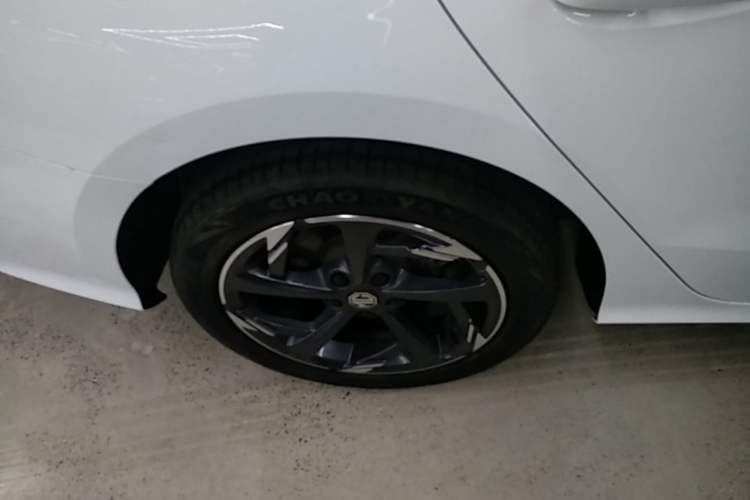 Used MG 5 2023 180 DVVT CVT Luxury Edition Right Rear Wheel Hub