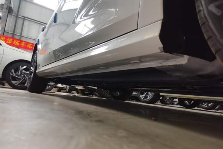 Used MG 5 2023 Facelift Model 180DVVT Manual Fashion Edition Right Side Sill