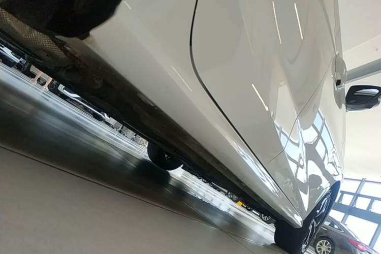 Used MG 5 2023 180 DVVT CVT Luxury Edition Right Side Sill