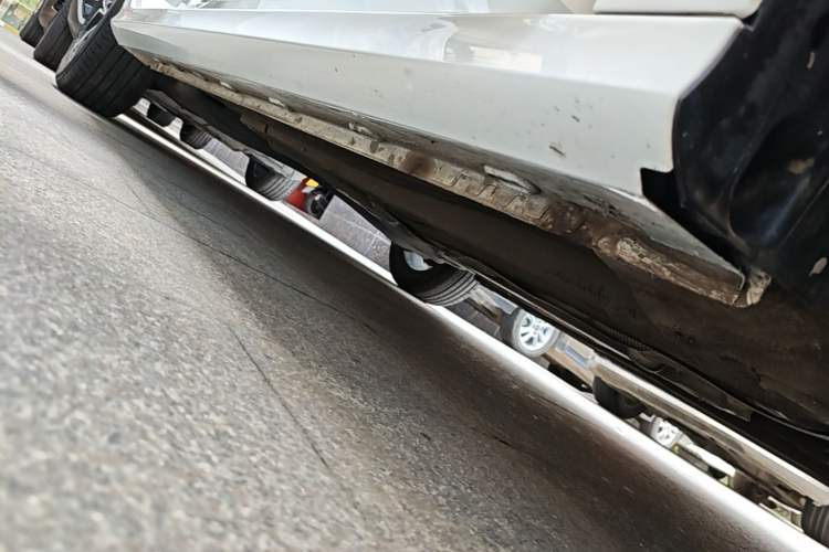 Used MG 5 2023 180 DVVT CVT Luxury Edition Right Side Sill