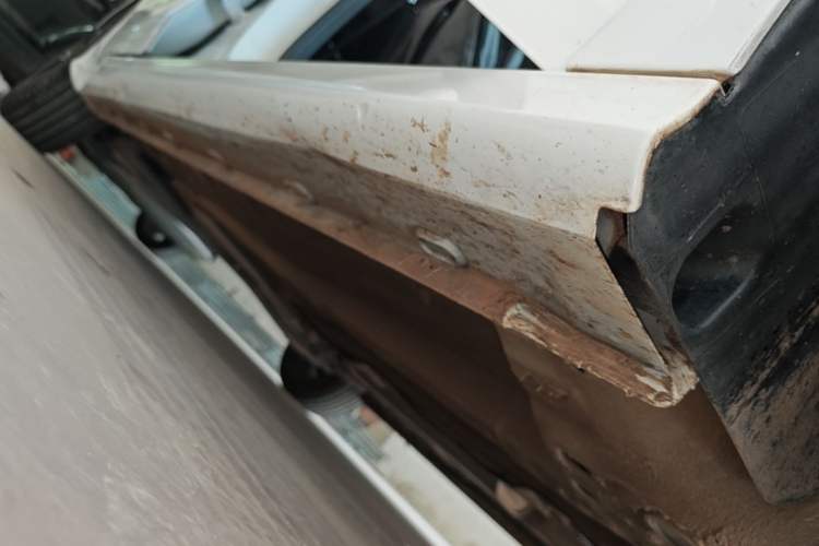 Used MG 5 2023 180 DVVT CVT Luxury Edition Right Side Sill