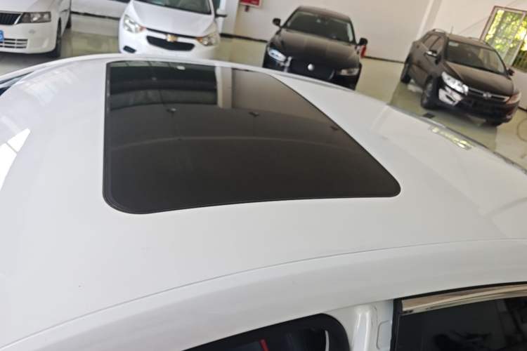 Used MG 5 2023 180 DVVT CVT Luxury Edition Roof