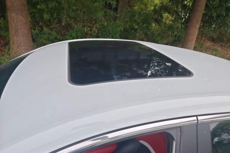 Used MG 5 2023 180 DVVT CVT Luxury Edition Roof
