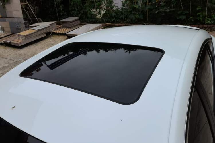 Used MG 5 2023 180 DVVT CVT Luxury Edition Roof