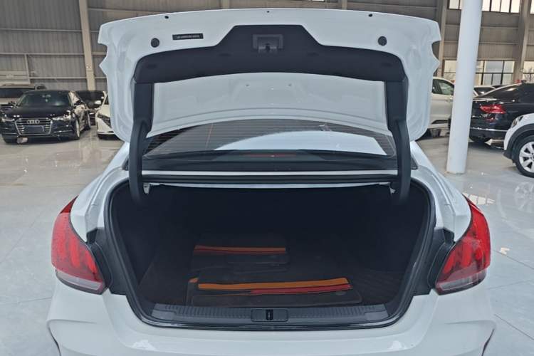Used MG 5 2023 180 DVVT CVT Luxury Edition Trunk