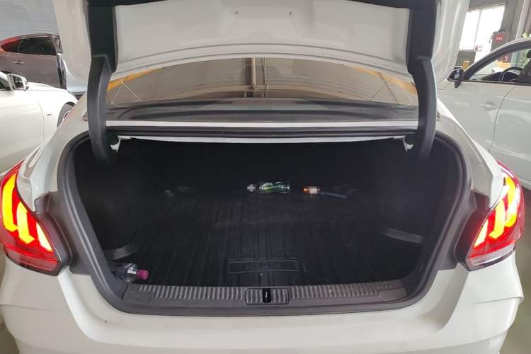 Used MG 5 2023 180 DVVT CVT Luxury Edition Trunk