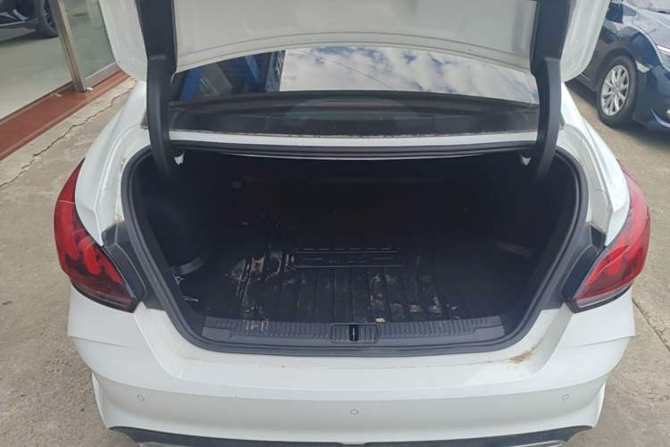 Used MG 5 2023 180 DVVT CVT Luxury Edition Trunk