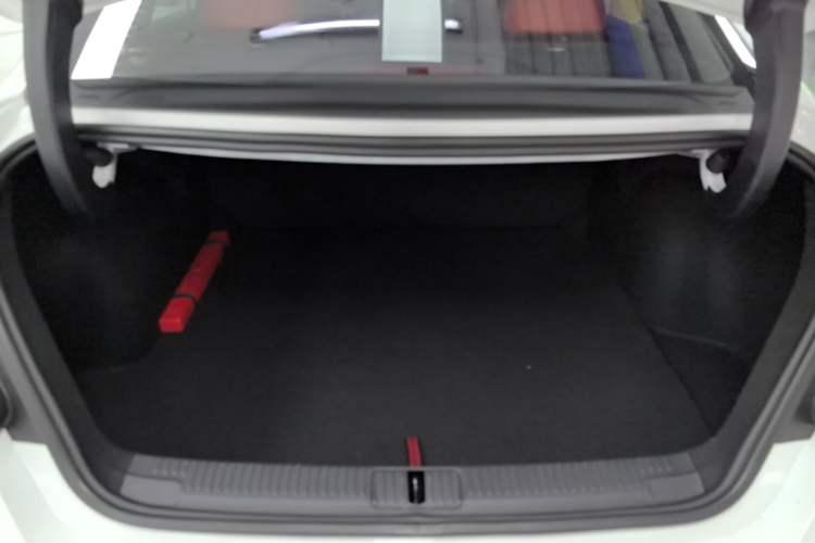Used MG 5 2023 180 DVVT CVT Luxury Edition Trunk