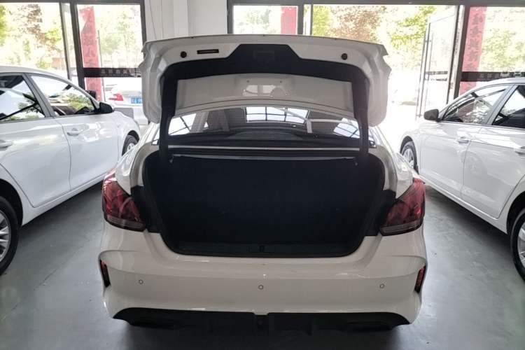 Used MG 5 2023 180 DVVT CVT Fashion Edition Trunk