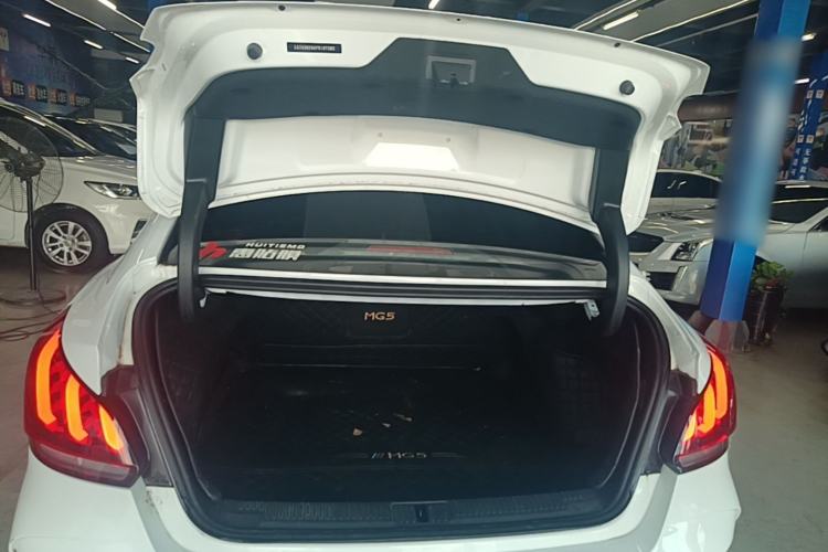 Used MG 5 2023 180 DVVT CVT Luxury Edition Trunk
